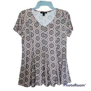 Roz & Ali pink and grey medallion print flowy v-neck shirt size XS